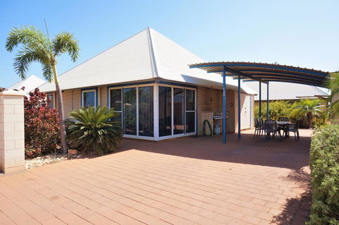 Osprey Holiday Village Unit 122 2 Bedroom - Sydneys Hotel 0