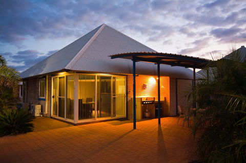 Osprey Holiday Village Unit 122 2 Bedroom - Sydneys Hotel 13