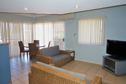 Osprey Holiday Village Unit 122 2 Bedroom - Sydneys Hotel 3