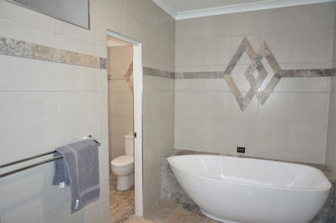 27 Corella Court - Sydneys Hotel 22