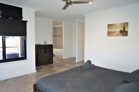 27 Corella Court - Sydneys Hotel 20