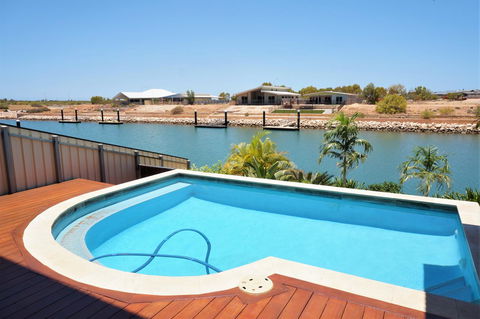 27 Corella Court - Sydneys Hotel 28