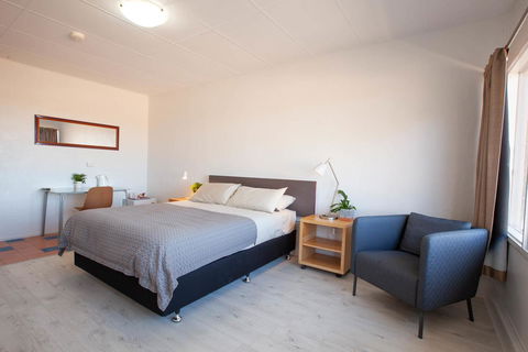 EUCLA MOTOR HOTEL - Sydneys Hotel 25