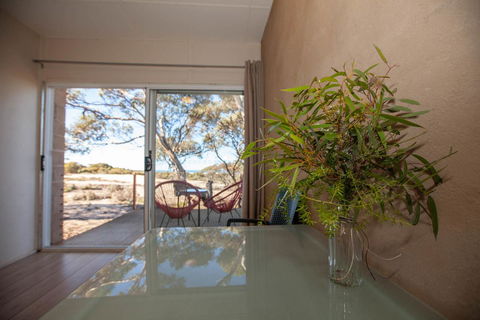 EUCLA MOTOR HOTEL - Sydneys Hotel 12