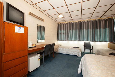 EUCLA MOTOR HOTEL - Sydneys Hotel 18
