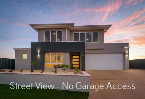 32 Corella Court - Sydneys Hotel 21
