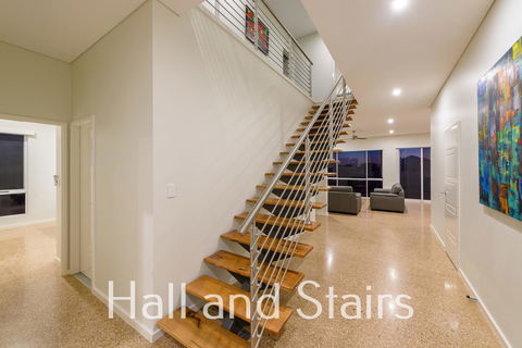 32 Corella Court - Sydneys Hotel 11