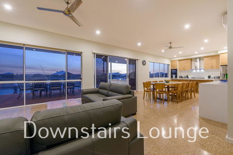 32 Corella Court - Sydneys Hotel 2