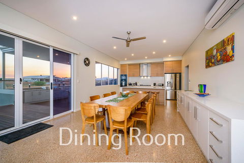 32 Corella Court - Sydneys Hotel 3