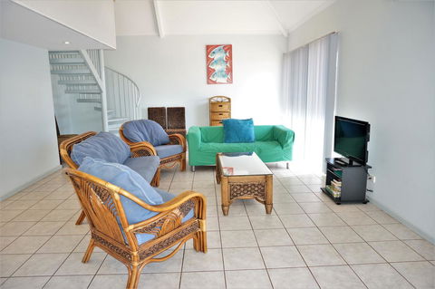 Osprey Holiday Village Unit 120 - Plenty Of Room For A Large Family - Sydneys Hotel 3