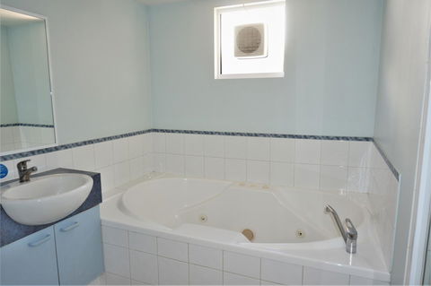 Osprey Holiday Village Unit 120 - Plenty Of Room For A Large Family - Sydneys Hotel 13