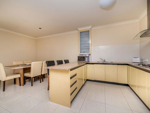 Seafront Unit 60 - Sydneys Hotel 6
