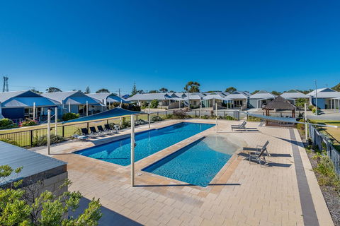 Seafront Unit 60 - Sydneys Hotel 9