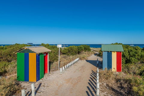 Seafront Unit 60 - Sydneys Hotel 10