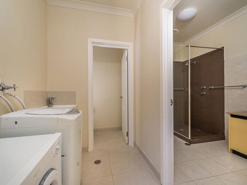 Seafront Unit 60 - Sydneys Hotel 4