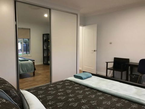 The Mains Guest House 2 Bedroom Farm Stay - Sydneys Hotel 7