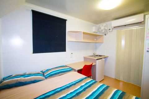 Meekatharra Accommodation Centre - Sydneys Hotel 1