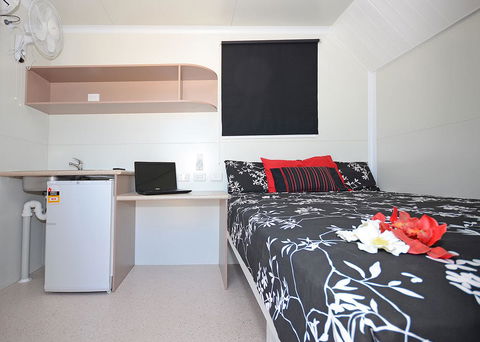 Meekatharra Accommodation Centre - Sydneys Hotel 4