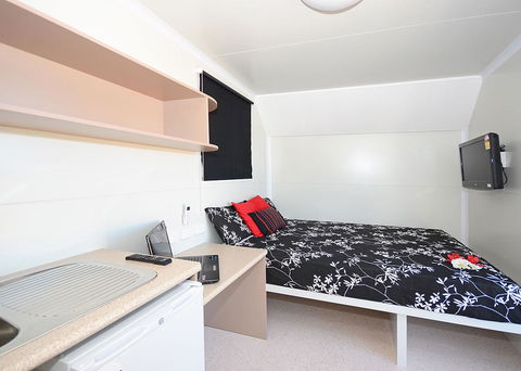 Meekatharra Accommodation Centre - Sydneys Hotel 2