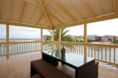 The Marina Hotel - Mindarie - Sydneys Hotel 7