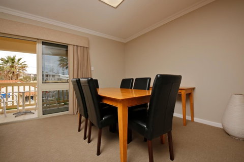 The Marina Hotel - Mindarie - Sydneys Hotel 11