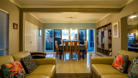 Mullaloo B & B - Sydneys Hotel 17