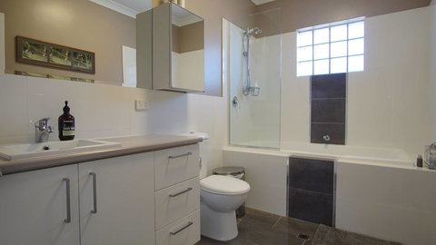 Mullaloo B & B - Sydneys Hotel 20