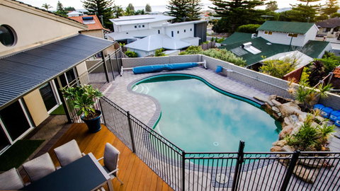 Mullaloo B & B - Sydneys Hotel 12