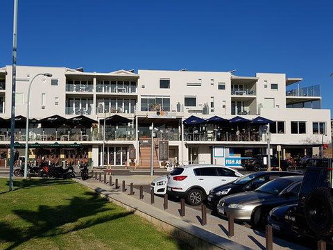 Mullaloo B & B - Sydneys Hotel 1