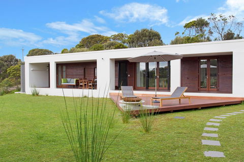 Tamar Solar Home - Sydneys Hotel 13