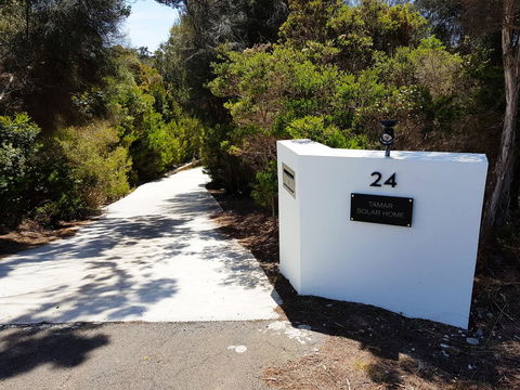Tamar Solar Home - Sydneys Hotel 28