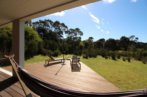 Tamar Solar Home - Sydneys Hotel 6