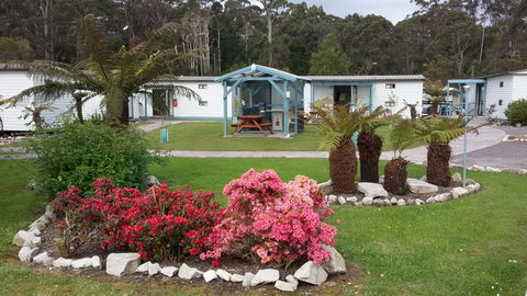 Strahan Retreat Holiday Park - Sydneys Hotel 5