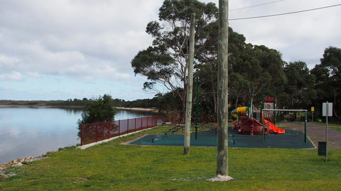Strahan Retreat Holiday Park - Sydneys Hotel 1