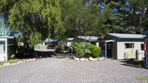 Strahan Retreat Holiday Park - Sydneys Hotel 39