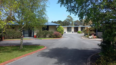 Strahan Retreat Holiday Park - Sydneys Hotel 27
