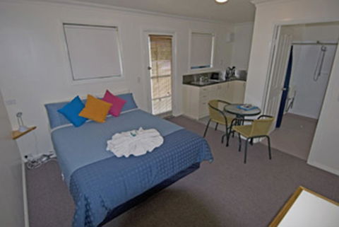 Strahan Retreat Holiday Park - Sydneys Hotel 16