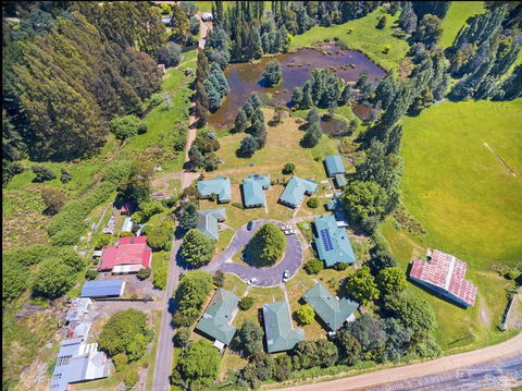 Giants Table And Cottages - Sydneys Hotel 0