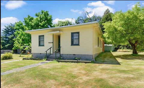 Giants Table And Cottages - Sydneys Hotel 2