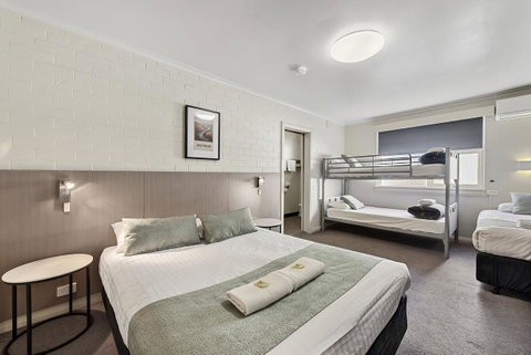 The Cornwall Boutique Hotel - Sydneys Hotel 8