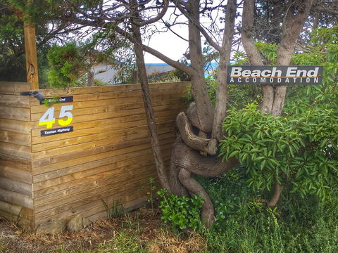 Beachend Bicheno - Sydneys Hotel 1