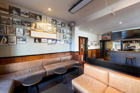 Customs House Hotel - Sydneys Hotel 1