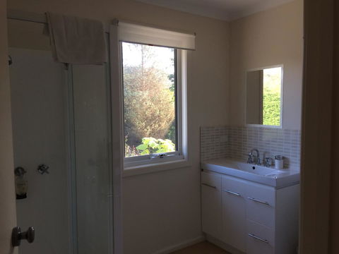 Anchorage Waterfront Retreat - Sydneys Hotel 30