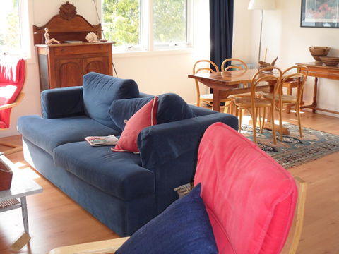 Anchorage Waterfront Retreat - Sydneys Hotel 9