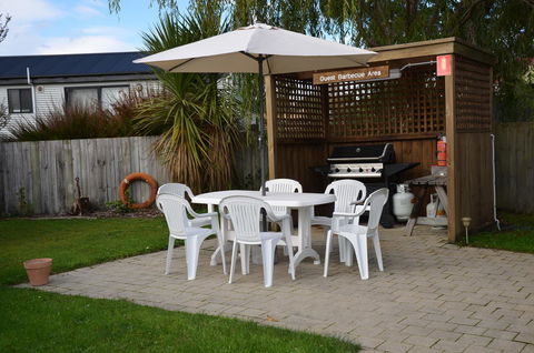 Castaway Holiday Apartments - Sydneys Hotel 13