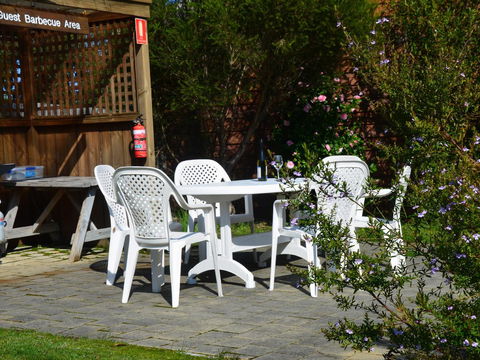 Castaway Holiday Apartments - Sydneys Hotel 29