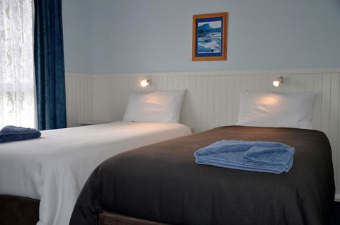 Castaway Holiday Apartments - Sydneys Hotel 9