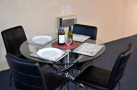 Castaway Holiday Apartments - Sydneys Hotel 25