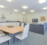 4 Bedroom House - Hobart CBD - Free Parking