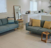 Sisters Beach Paradise - Sydneys Hotel
